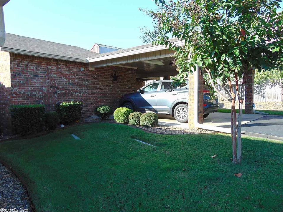 1st image of 124 Corporate Ter APT 9B