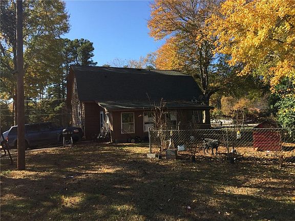 3rd image of 3101 Camden Dr