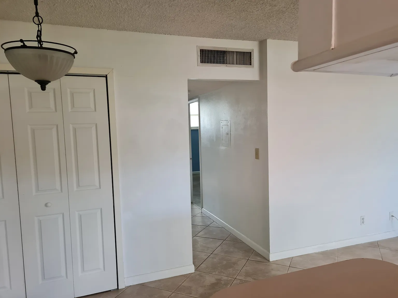 2 bed, 904 sqft, $1,950 — Photo 2