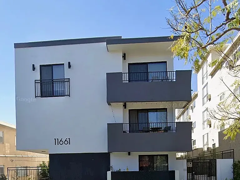 11661 Montana Ave #10