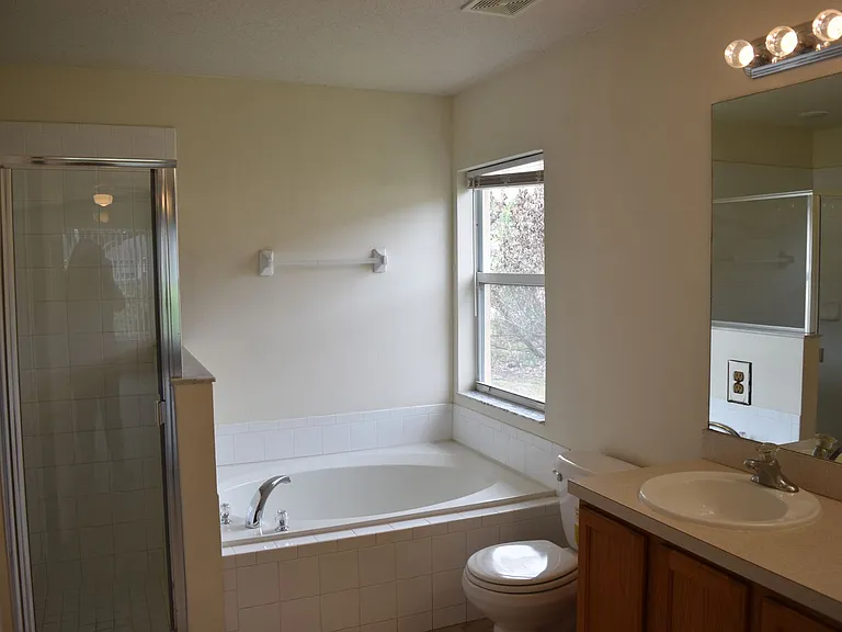 334 Bordeaux Ave NE — Photo 18