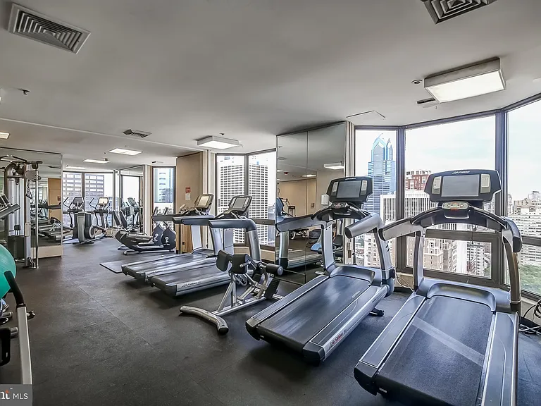 2020 Walnut St #21B — Photo 25