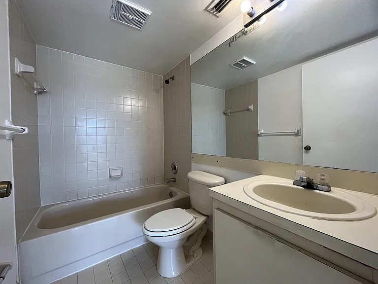 5200 NW 31st Ave #J160-563 — Photo 7