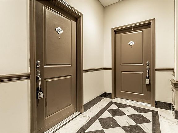 5th image of 350 N Meridian St Unit 402