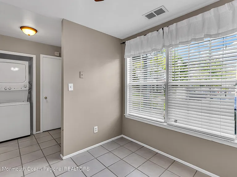 131 Wellington Ct #4-1 — Photo 14