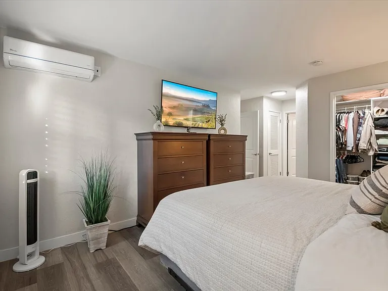 1414 Alma Way — Photo 4