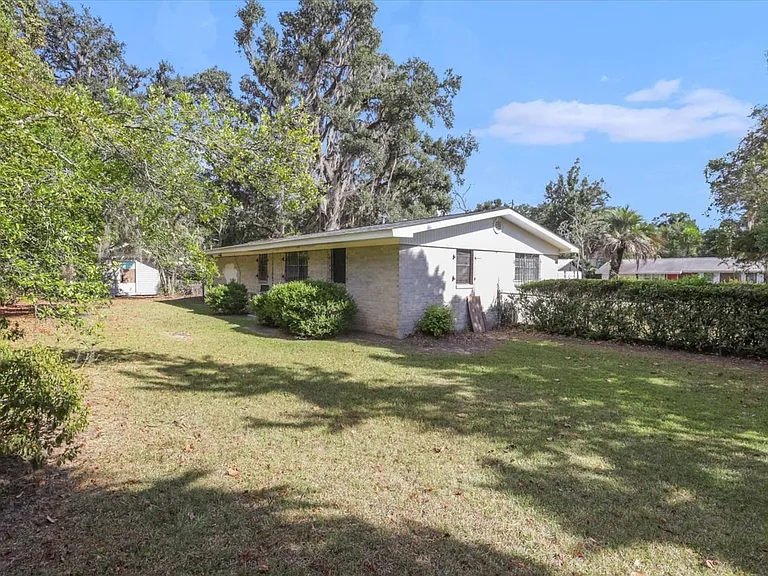 2352 Yorkshire Dr — Photo 27