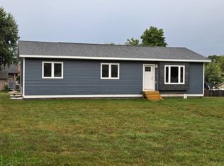 407 S 8th St, Mapleton, IA 51034