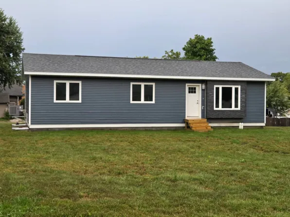 407 S 8th St, Mapleton, IA 51034