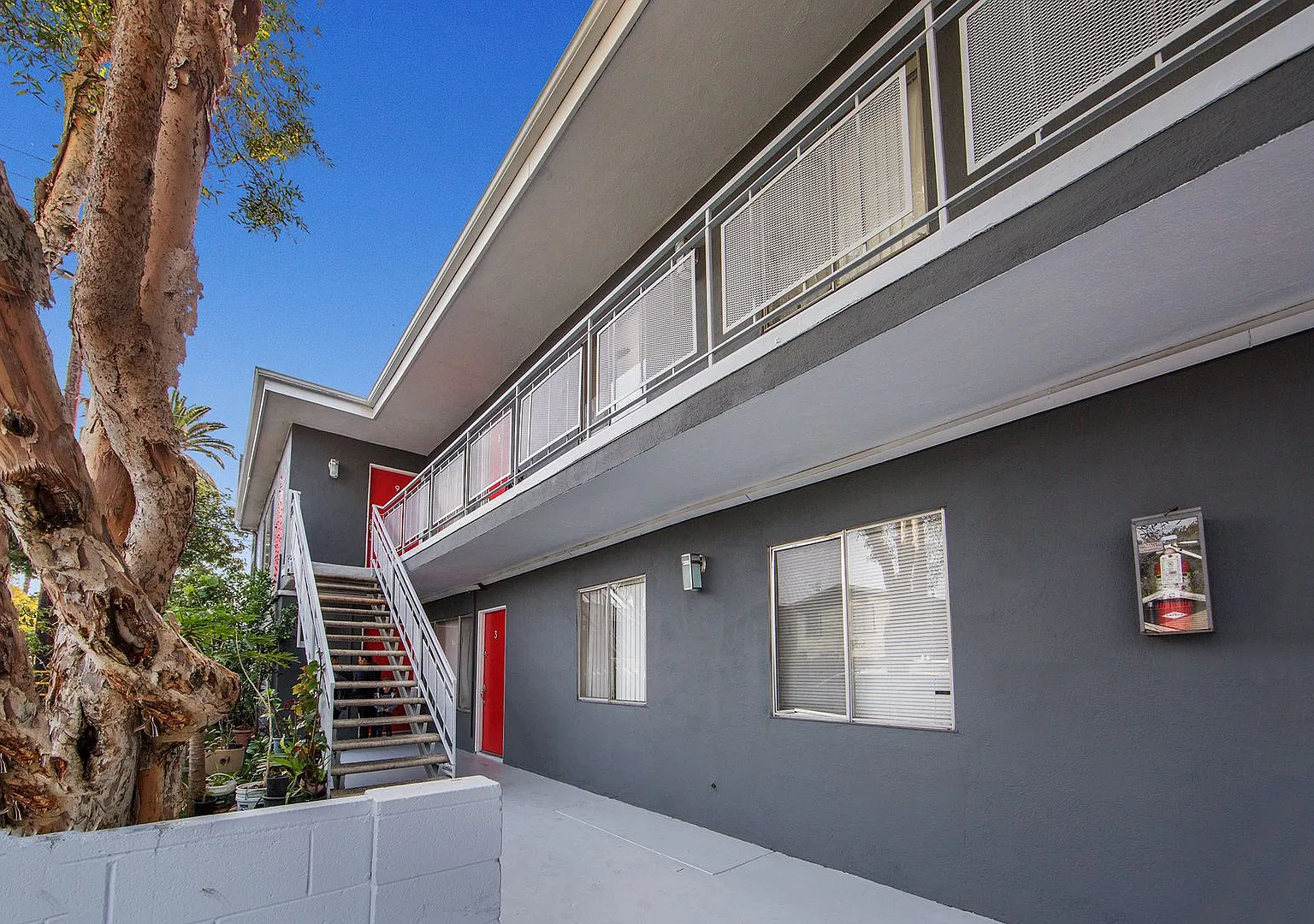 Beautiful 1 Bedroom Apartment Centrally Located in Long Beach! Available soon! — Photo 4