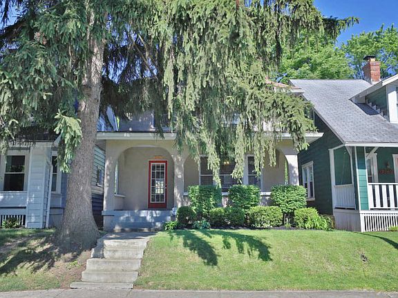 2nd image of 2367 Glenmawr Ave