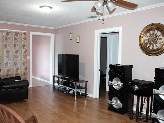 2nd image of 418 W Osceola Ave