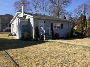 13 Sioux Ave, Lake Hiawatha, NJ 07034
