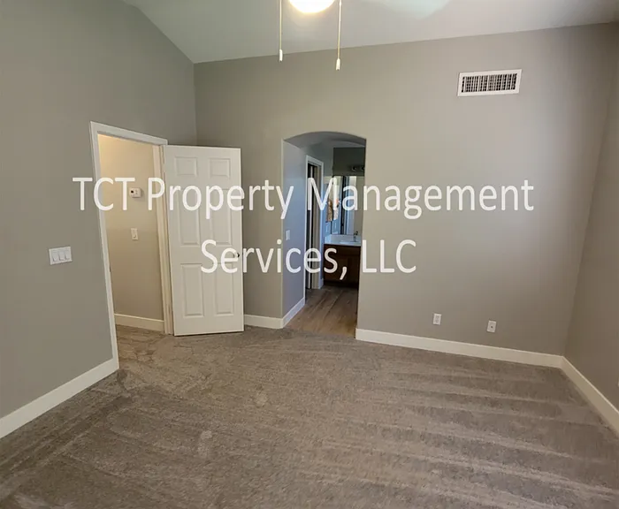 4610 E Meadow Dr — Photo 5