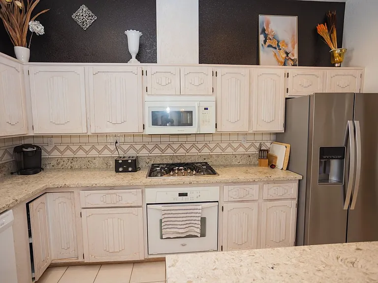 2320 Snead Dr — Photo 18