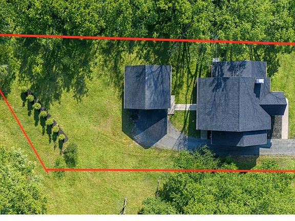 4th image of 155 Grand Ridge Rd