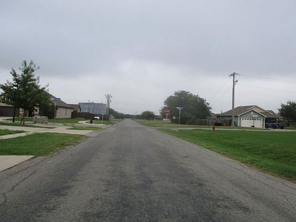 Exterior Neighborhood (street photo)
