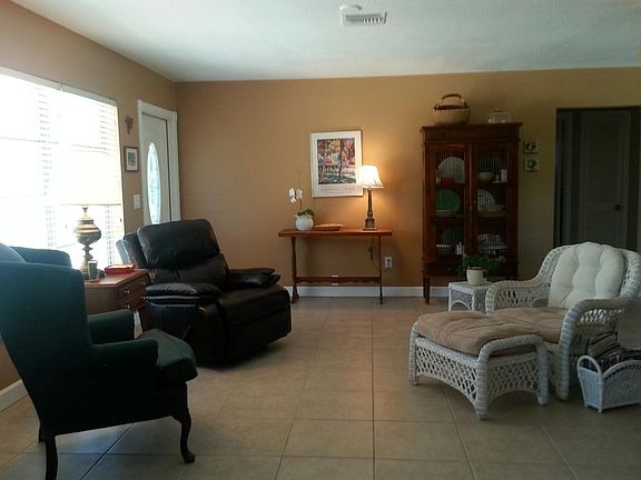 5th image of 272 NE Ardsley Drive
