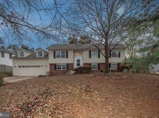 903 W Maple Ave, Sterling, VA 20164