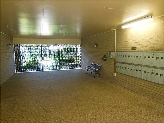 2nd image of 2712 Whitney Pl APT 431