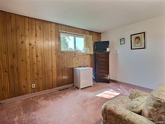 3rd image of 117 Cornell Dr