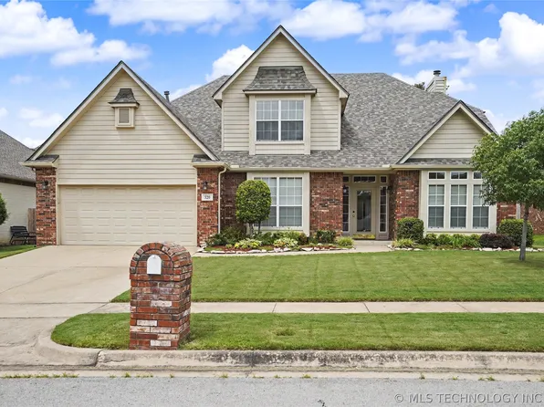 320 N Willow Ave, Broken Arrow, OK 74012