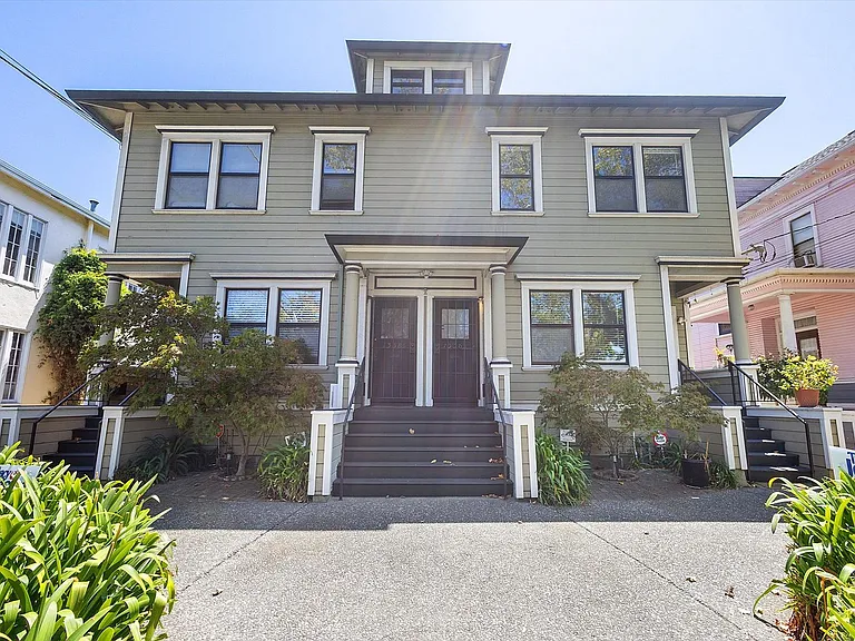 1336 1/2 Park Ave — Photo 2