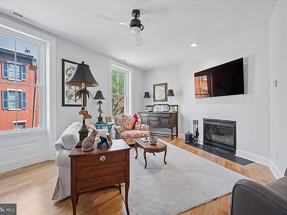 5th image of 1716 Wallace St APT 201