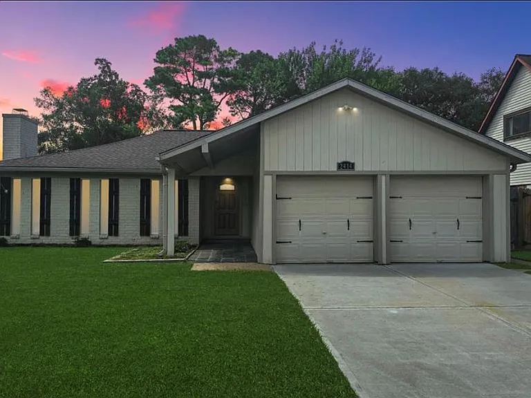 2414 Stillmeadow Dr — Photo 3