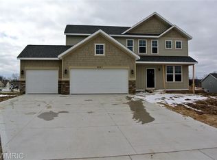 6927 Longtail Dr, Hudsonville, MI 49426