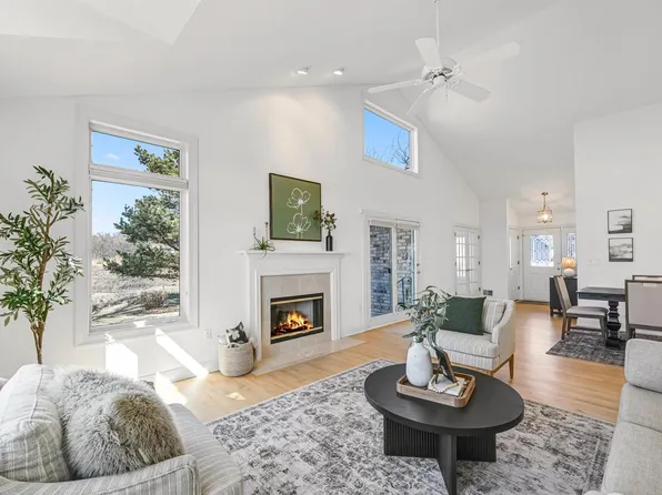 10903 North Essex DRIVE #A, Mequon, WI 53092