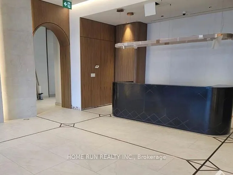 560 Rideau St #802 — Photo 3