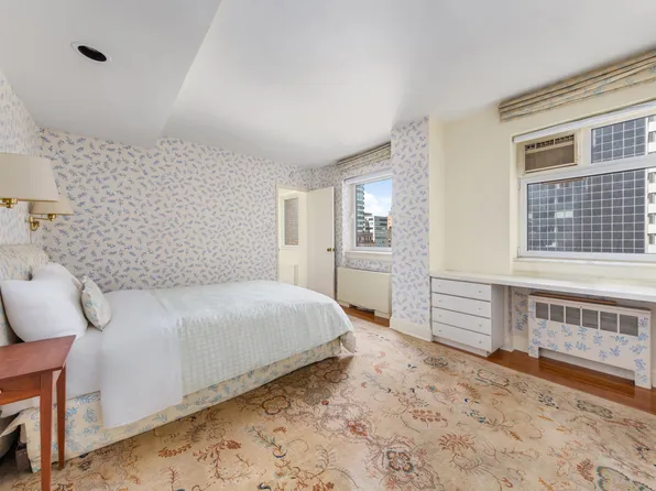 465 Park Avenue image 11 of 38