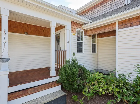 40 School House Rd Unit 4, Weymouth, MA 02188