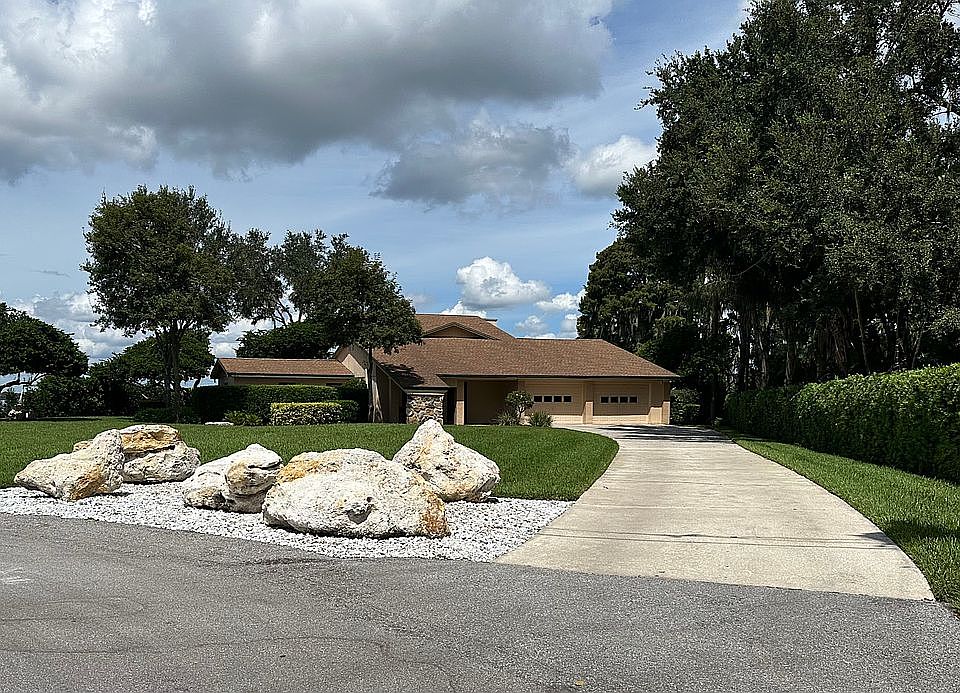 2nd image of 999 Edgewater Dr