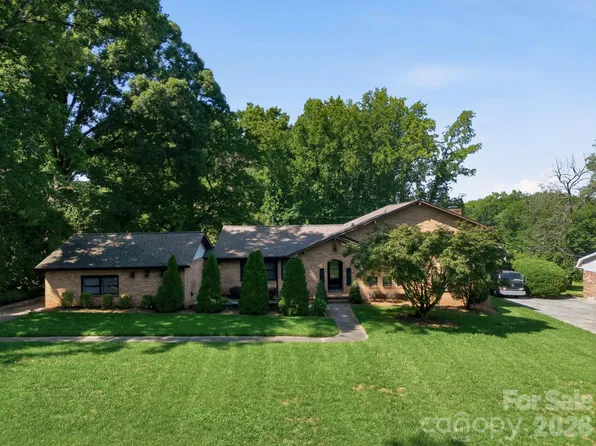 6621 Fair Lawn Rd, Charlotte, NC 28215