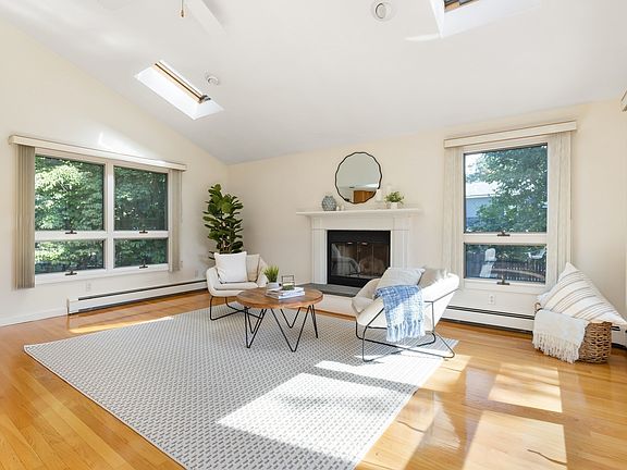 3rd image of 521 High Rock St