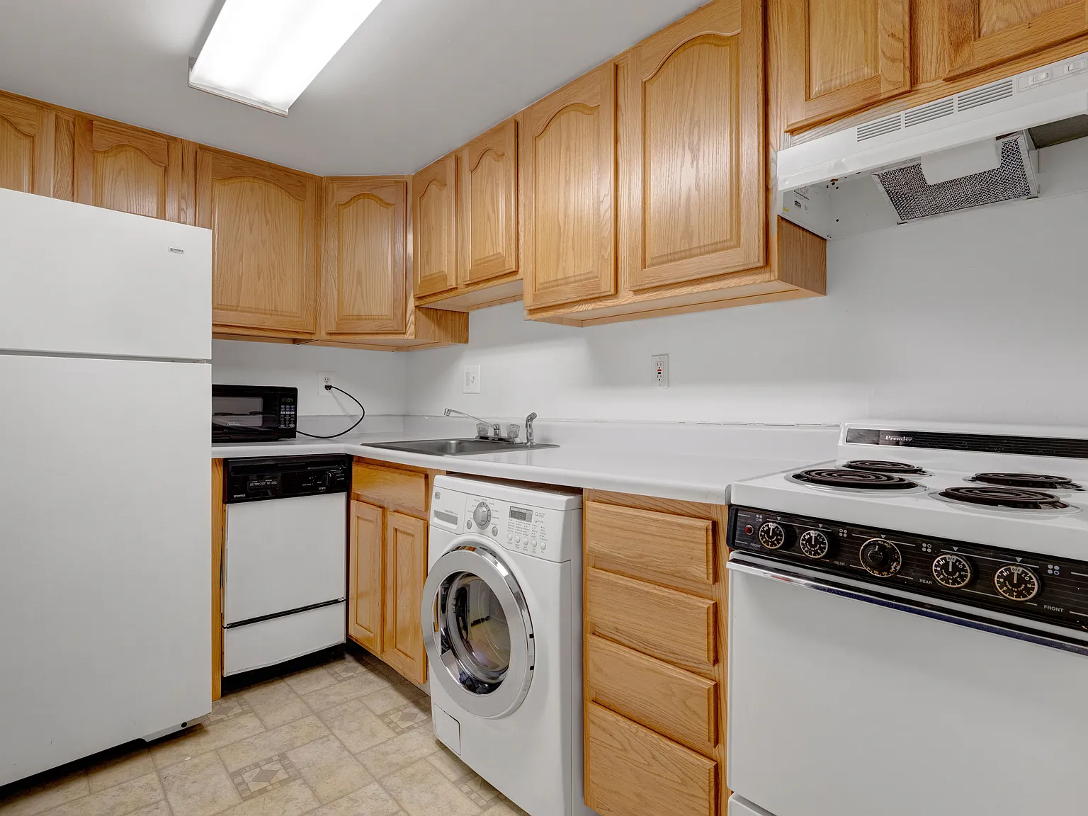 One Month Free Rent! — Photo 4