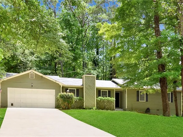 2654 Crystal Ct, Lawrenceville, GA 30044