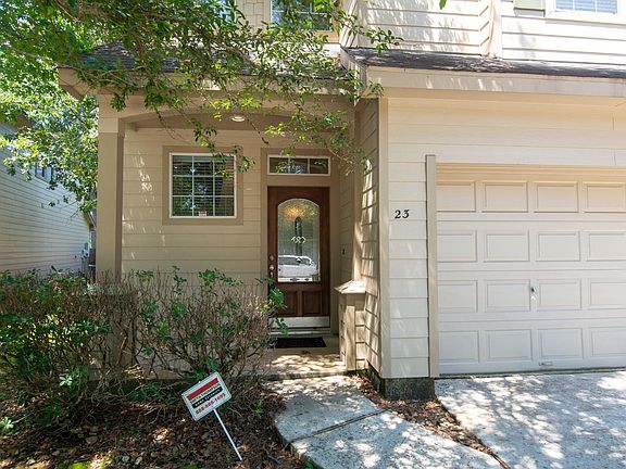 2nd image of 23 Aquiline Oaks Pl