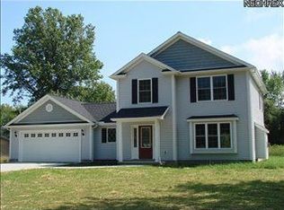 1051 Ashview Dr, Madison, OH 44057