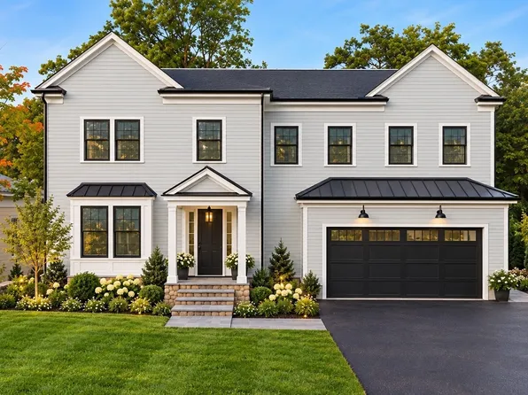16 Rockland St, Wellesley, MA 02481