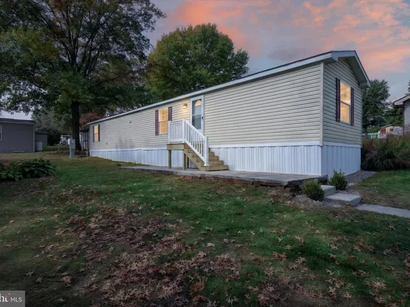 135 David Dr, Middletown, PA 17057