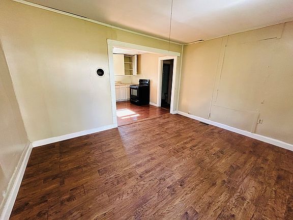 3rd image of 117 Wilson Ave