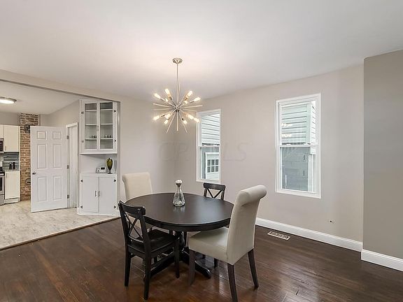 5th image of 572 E Columbus St