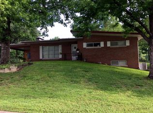 2400 Oakview Dr, Jefferson City, MO 65109