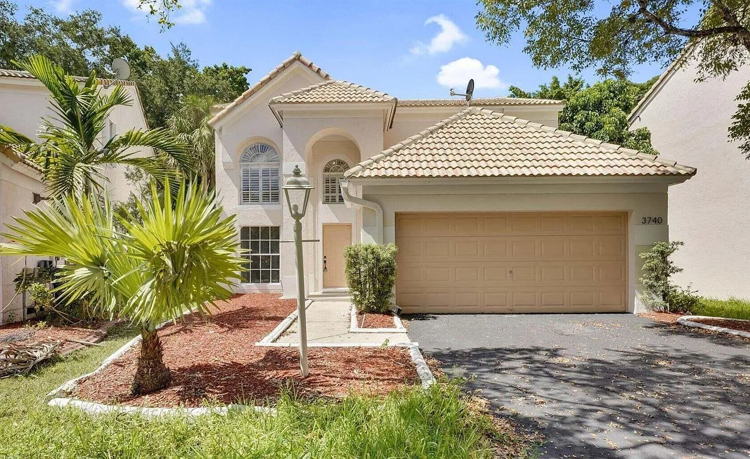 3 bed, 2.5 bath, $3,800 — Photo 1