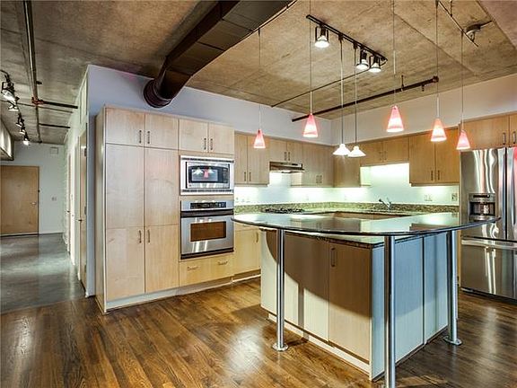 4th image of 1999 McKinney Ave APT 603