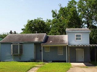1409 E Mimosa Ave, Victoria, TX 77901