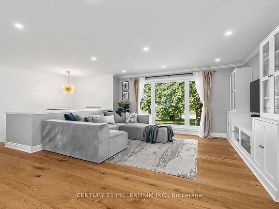 4th image of 35 Cloverhill Cres